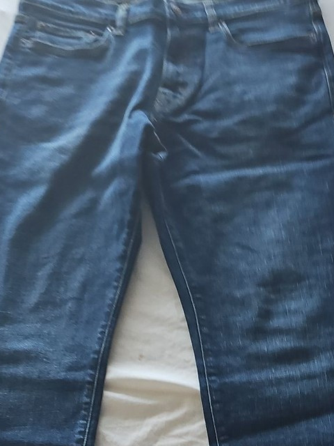 Amazon Essentials Men’s Athletic Fit Blue Jeans 33W x 29L  338