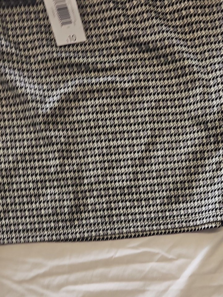 New with Tags F&F Houndstooth Mini Skirt - Size 12 - Image 4