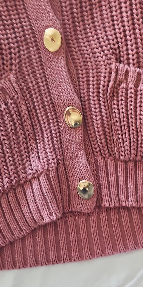 Contemporary Rose Pink Ribbed Knit Button-Up Vest with Gold Hardware - Image 4