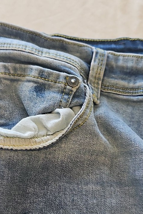 Voi Jeans Co Light Wash Slim Fit Denim Jeans 431 - Image 11