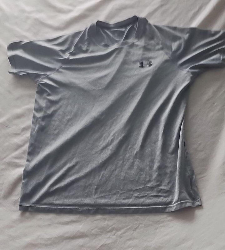 Under Armour Men's HeatGear Grey Short Sleeve Performance Training Shirt 370 - Image 7