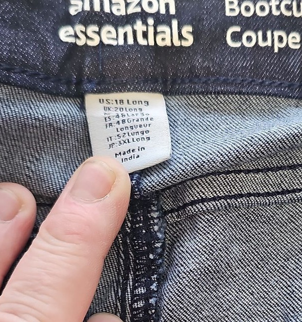 Amazon Essentials Women's Bootcut Jeans Dark Wash Size 20 Long B470 - Image 10