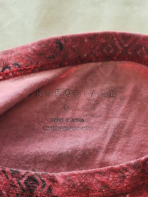 Aéropostale Red Patterned Applique Graphic T-Shirt large I606 - Image 9