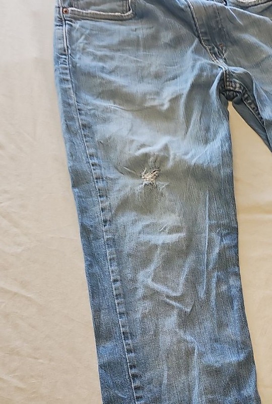Vintage Levi's 514 Straight Fit Distressed Light Wash Jeans w31 L32 J656 - Image 11