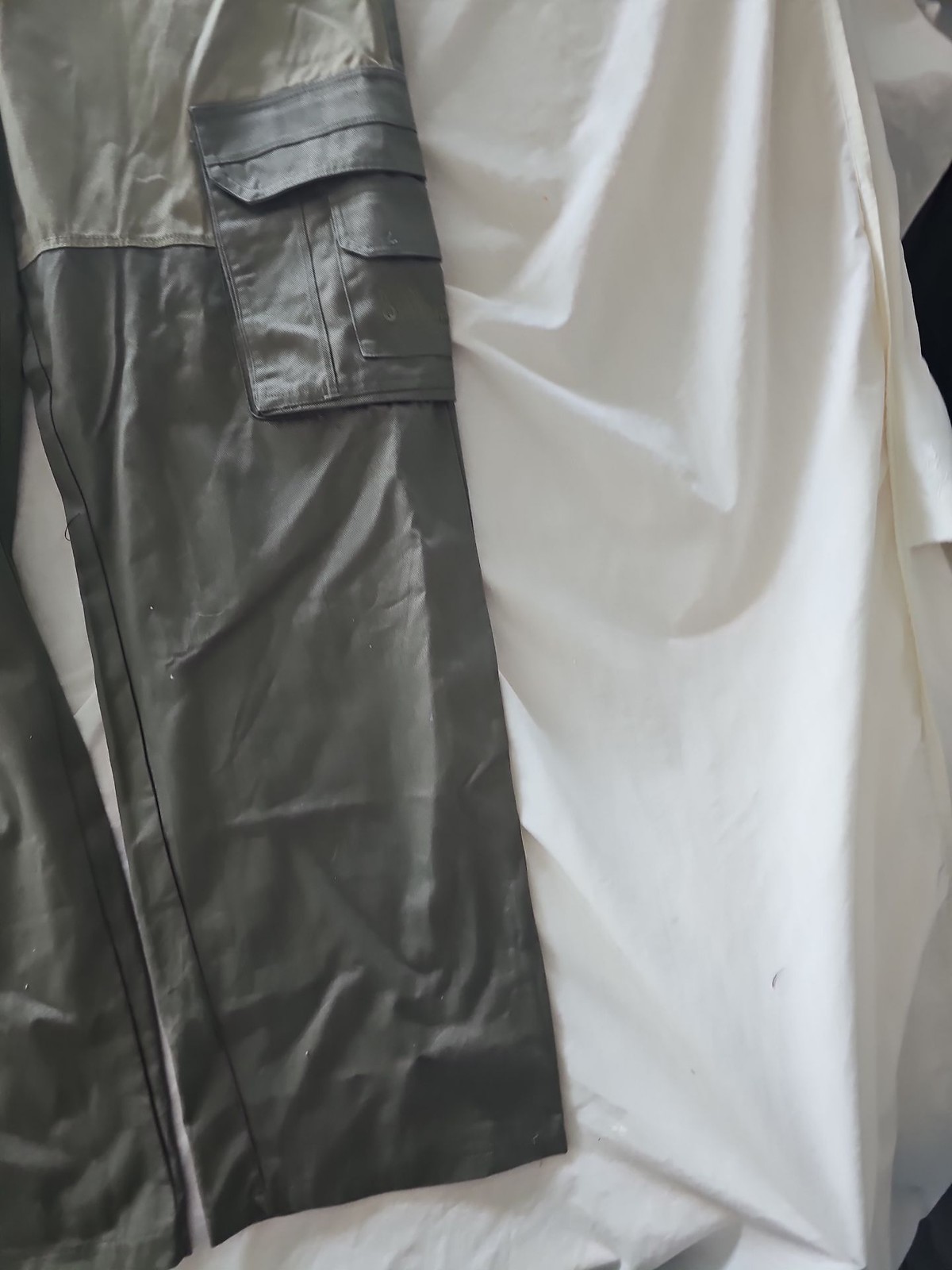 boohooMAN Tall Relaxed Multi-Tonal Khaki Cargo Trousers 238 waiste 34 leg 29 - Image 9