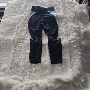 Women's Black and Mint Green Panelled Cropped Leggings