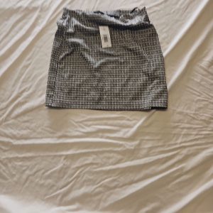 New with Tags F&F Houndstooth Mini Skirt - Size 12
