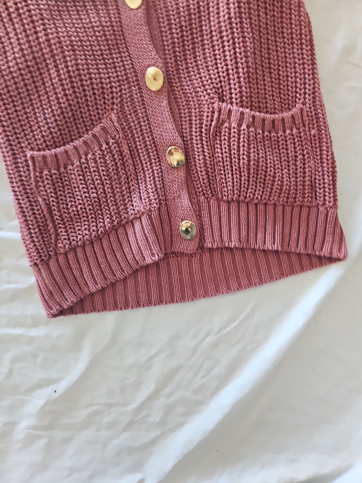 Contemporary Rose Pink Ribbed Knit Button-Up Vest with Gold Hardware - Image 8