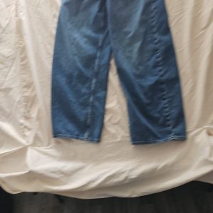 Uniqlo Wide Leg Jeans in Medium Wash Blue