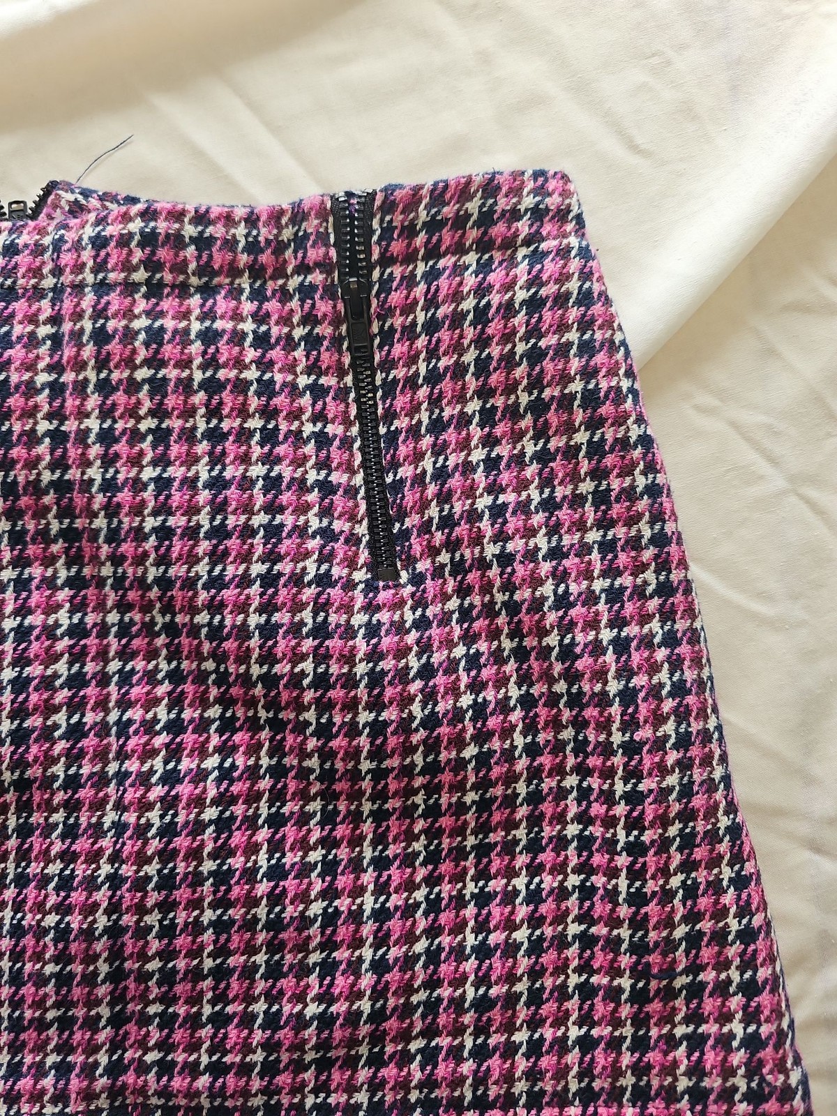 Topshop Pink and Navy Houndstooth Mini Skirt UK 8 B455 - Image 4
