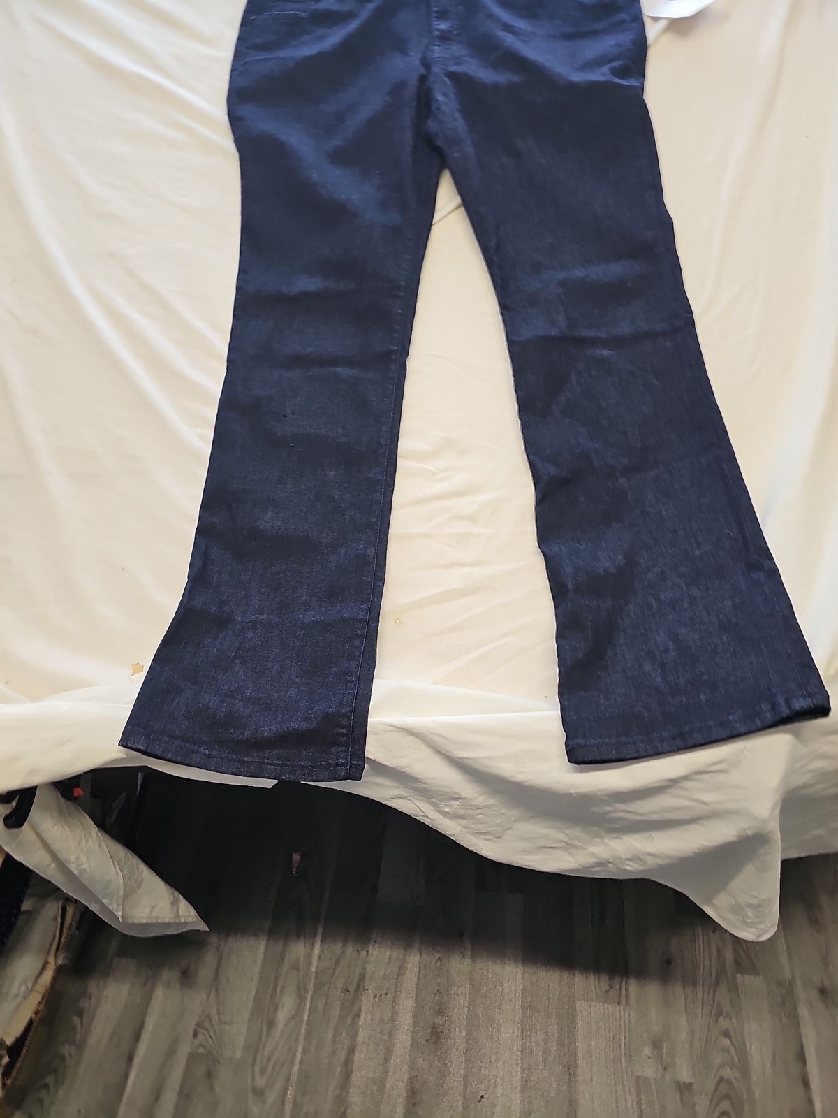 Amazon Essentials Women's Bootcut Jeans Dark Wash Size 20 Long B470