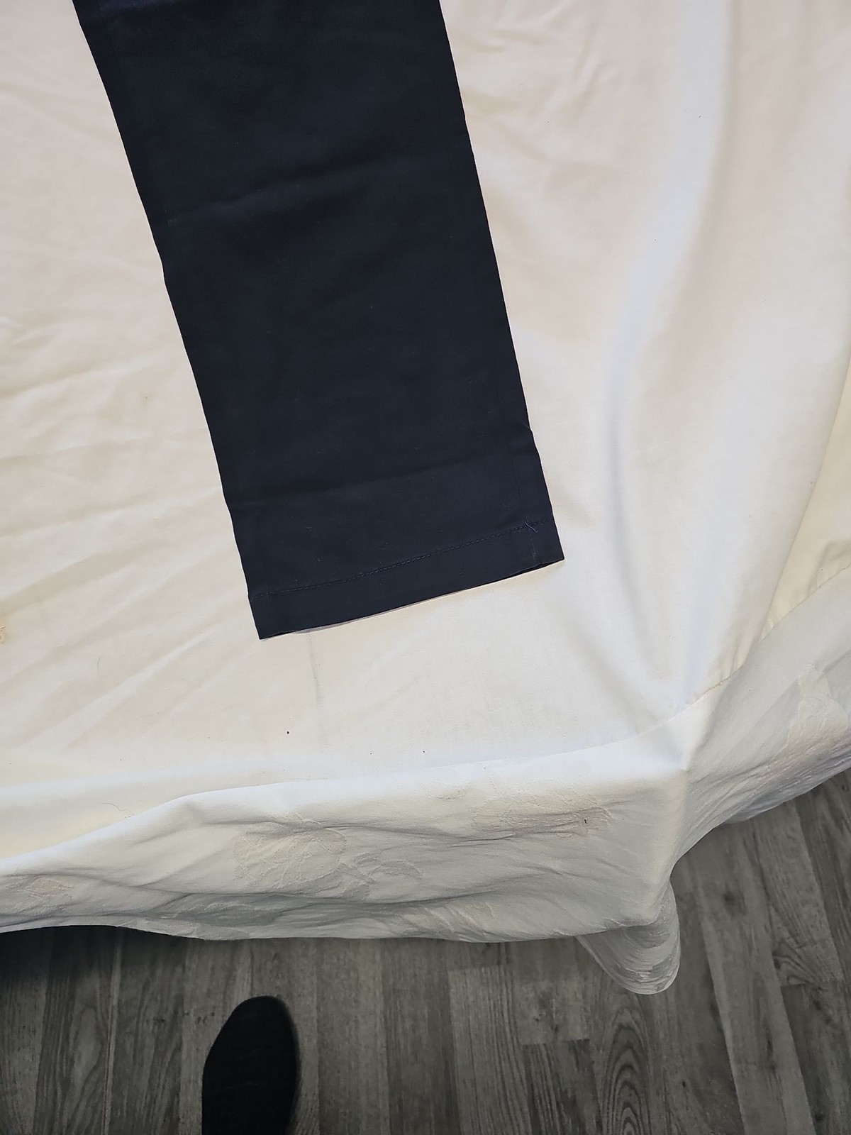 Amazon Essentials Men's Navy Blue Slim-Fit Chino Trousers 31W x 30L C472 - Image 3