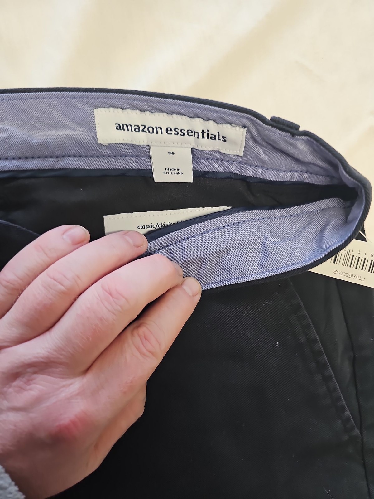 Amazon Essentials Men’s Classic-Fit Chino Shorts – Navy Blue W36  C477