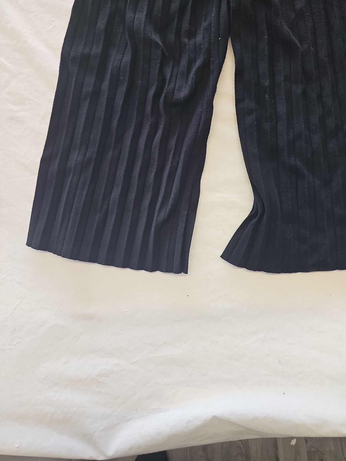 VETONO Black Pleated Wide Leg Culotte Trousers 418 - Image 2