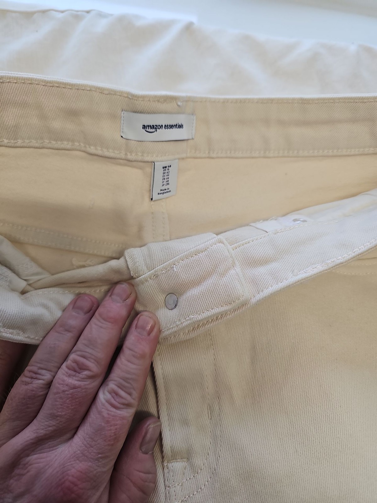 Amazon Essentials Women’s Cream Wide Leg High-Waisted Jeans Uk16
