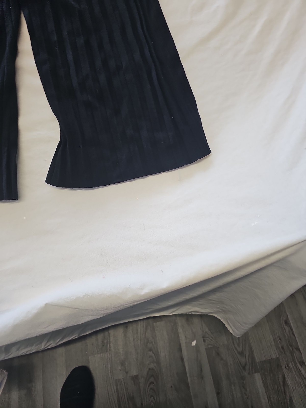 VETONO Black Pleated Wide Leg Culotte Trousers 418 - Image 4
