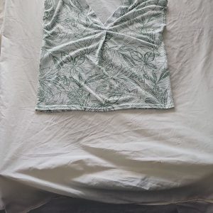 Encuentro Tropical Leaf Print V-Neck Slouchy Top D491