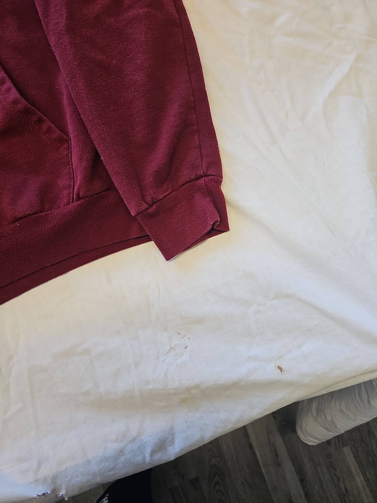 Two-Tone Colorblock Pullover Hoodie in Burgundy and Heather Grey F533 - Image 4