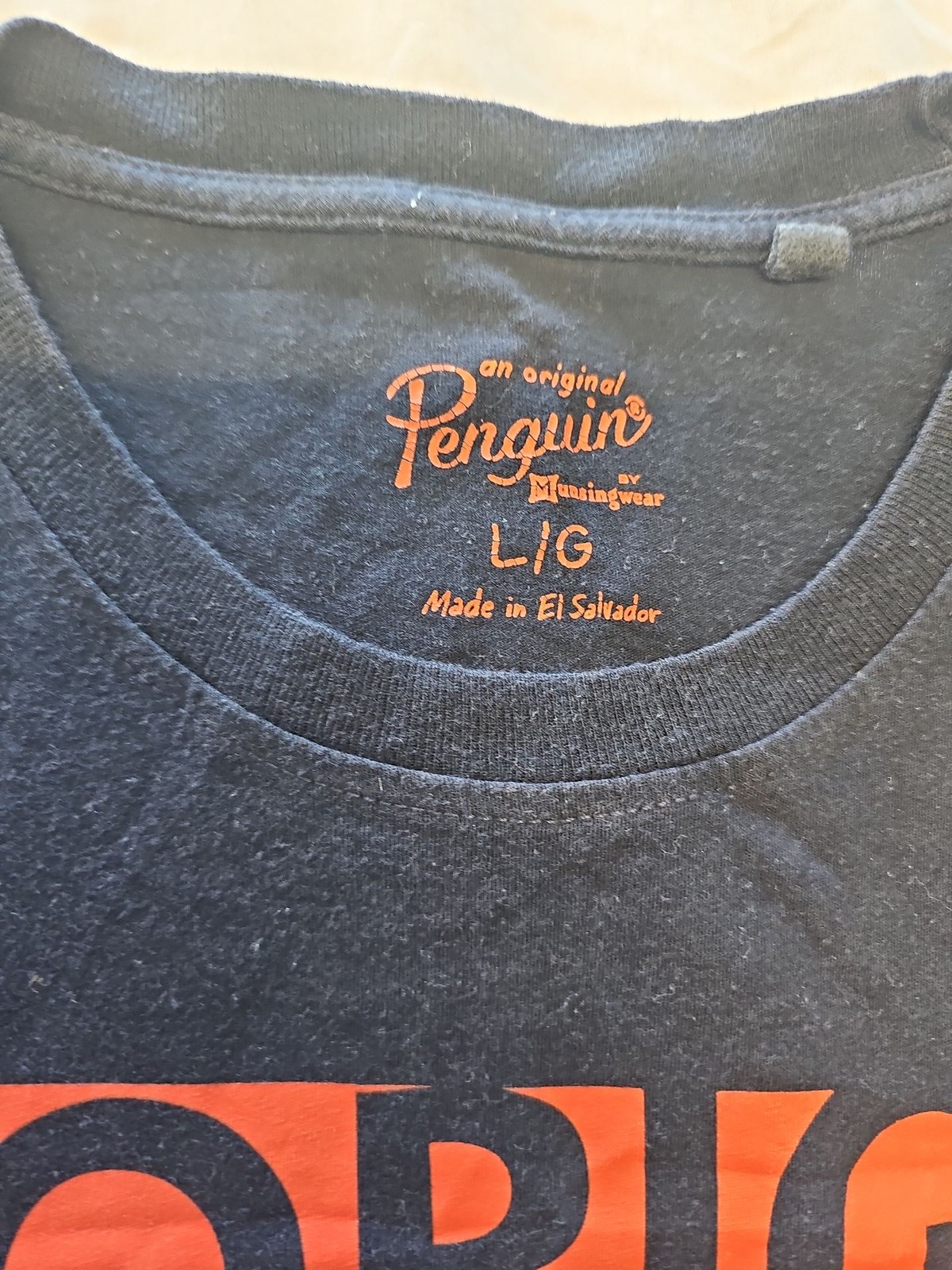 Original Penguin by Munsingwear Graphic T-Shirt – Navy Blue – Size Large  F535