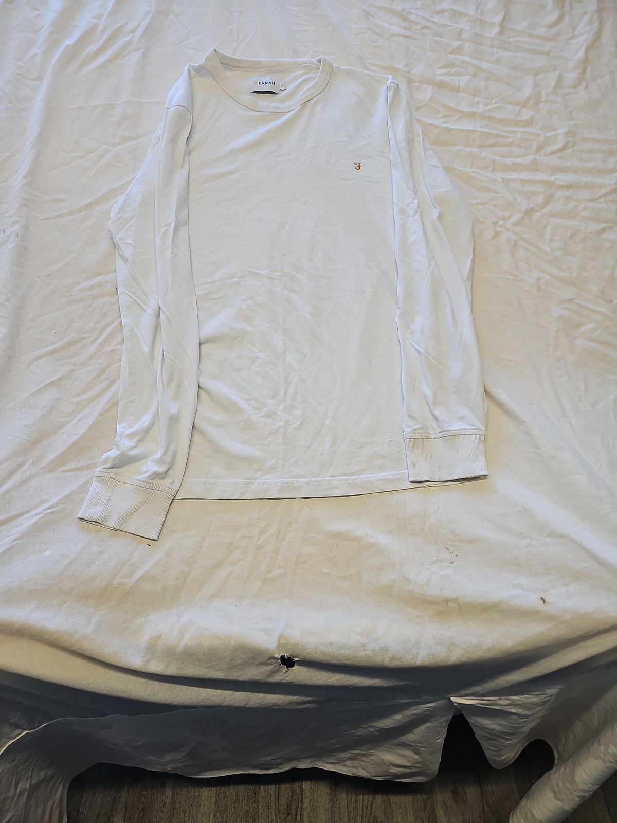 Farah Men's Classic White Long Sleeve T-Shirt - Size Large F537