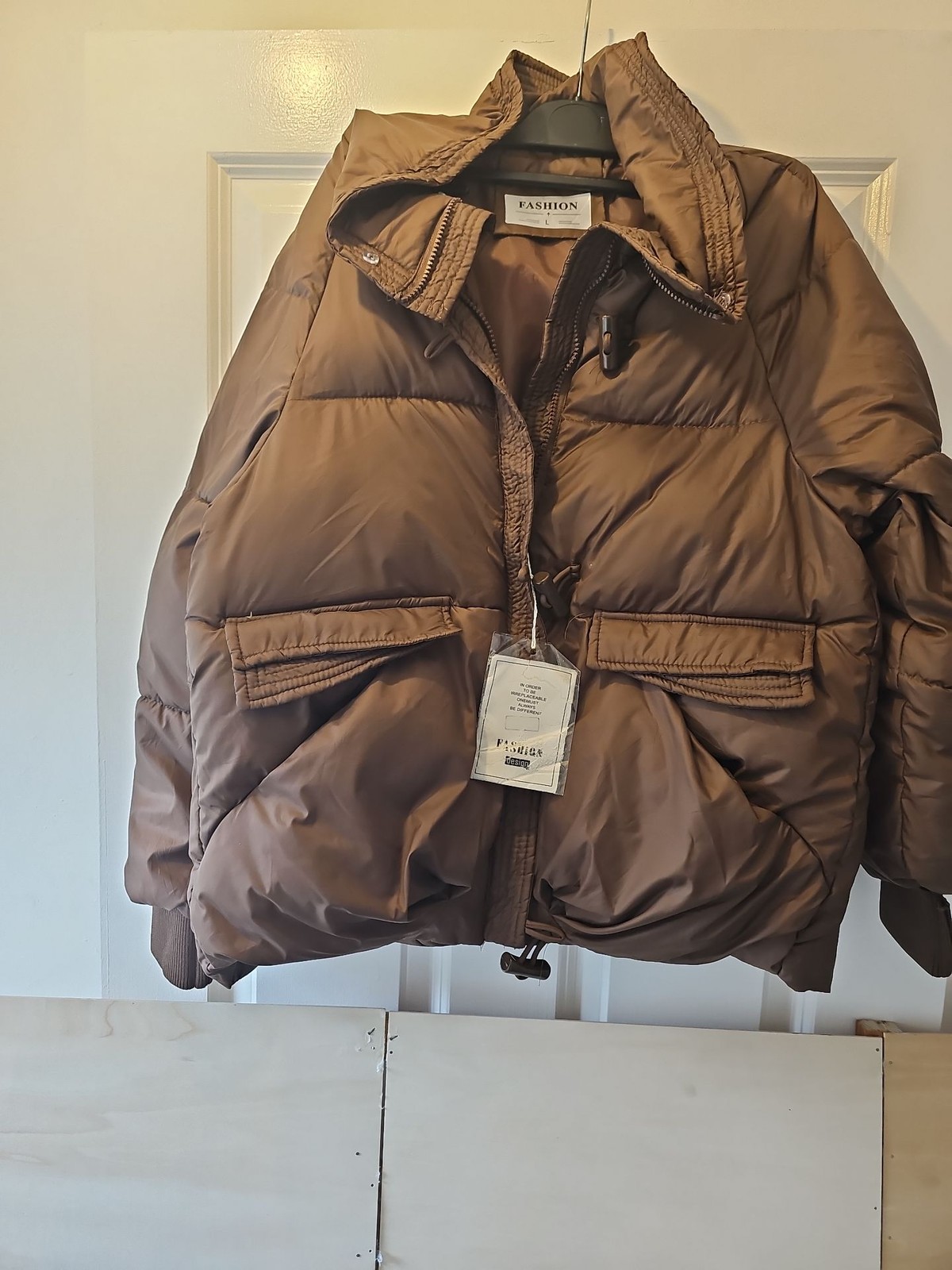 Fashion Design Brown Quilted Puffer Jacket with Toggle Details W554