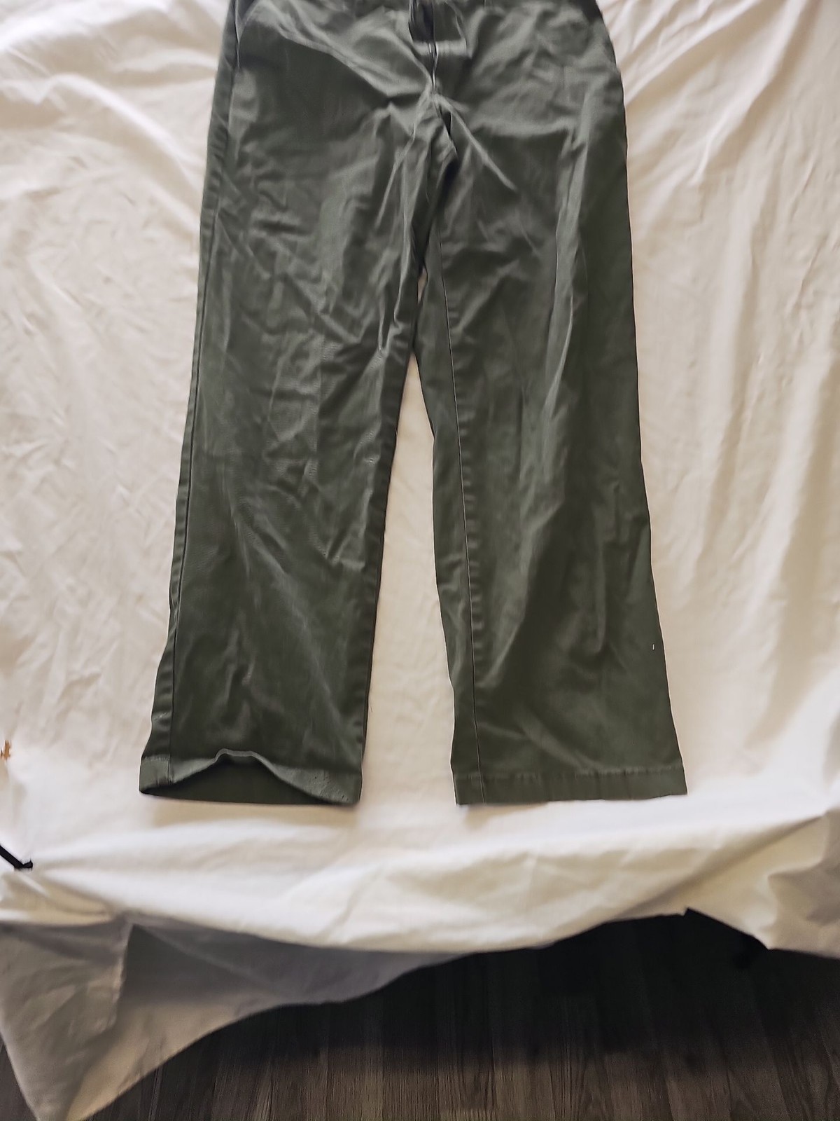 Amazon Essentials Men's Olive Green Straight-Leg Chinos 36 32 F559