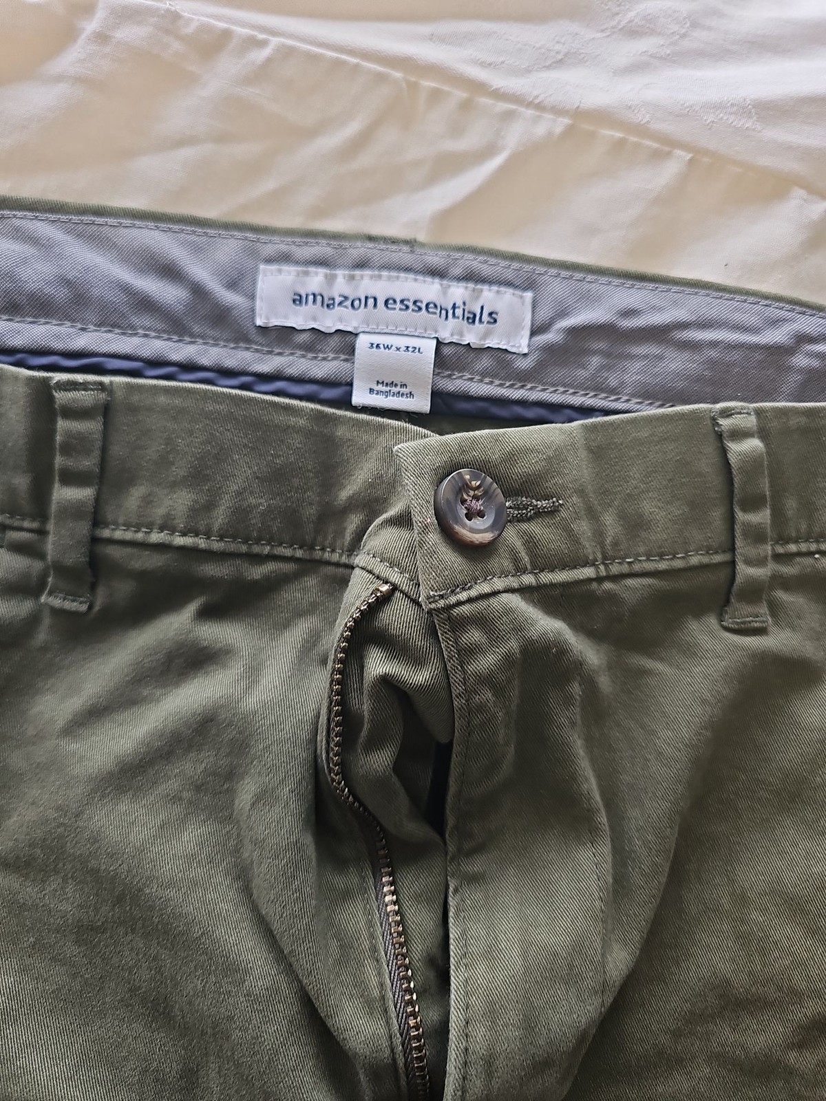 Amazon Essentials Men’s Olive Green Straight-Leg Chinos 36 32 F559
