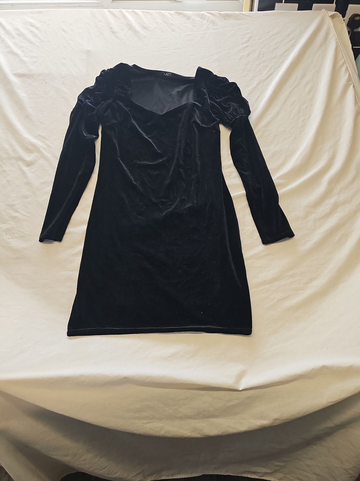 Quiz Black Velvet Ruched Shoulder Mini Dress 408