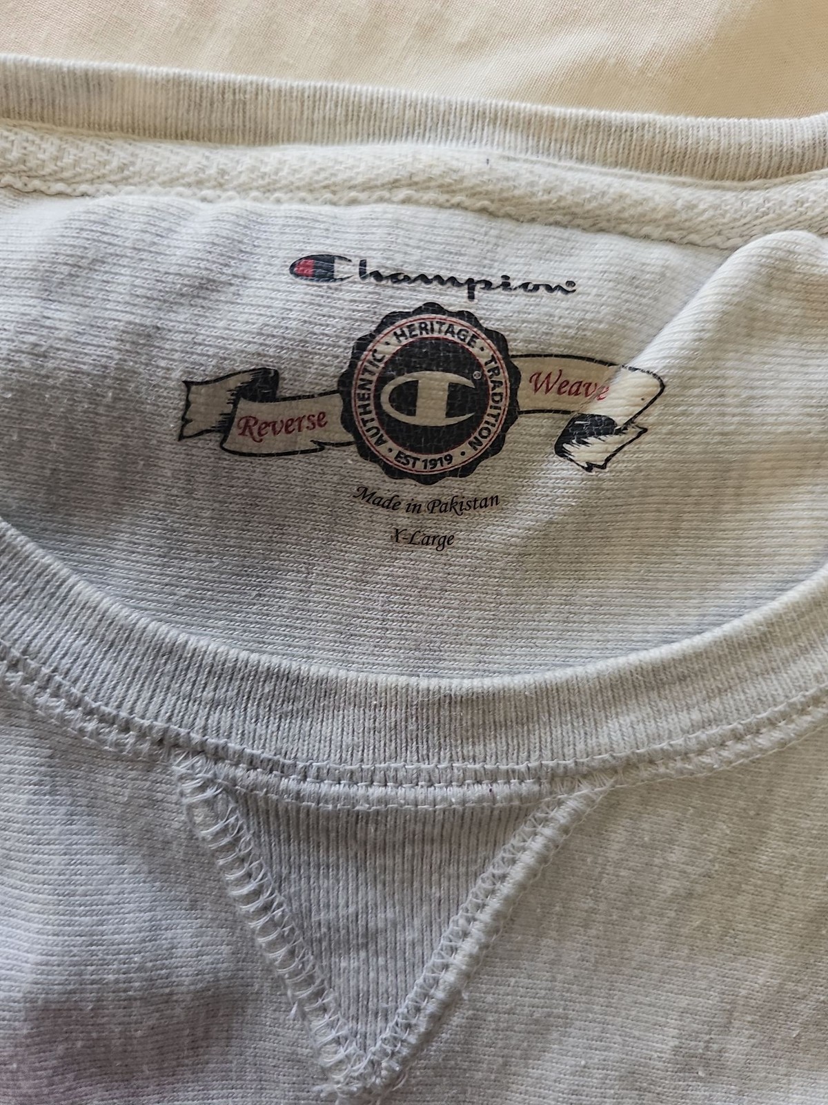 Champion Reverse Weave Drake Bulldogs Heather Grey Sweatshirt G571