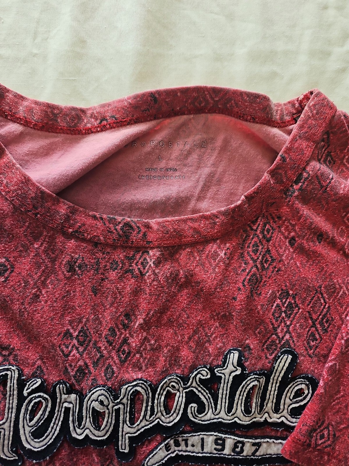 Aéropostale Red Patterned Applique Graphic T-Shirt large I606
