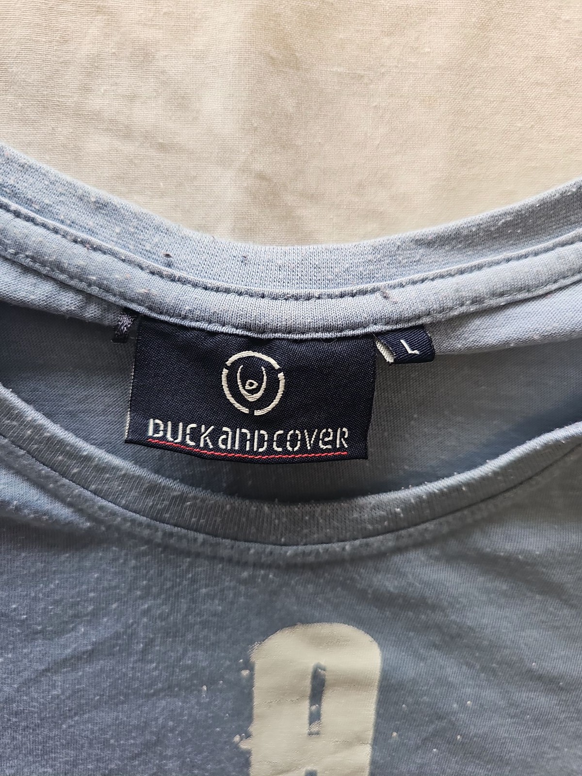 Duck and Cover Blue Graphic T-Shirt large I609