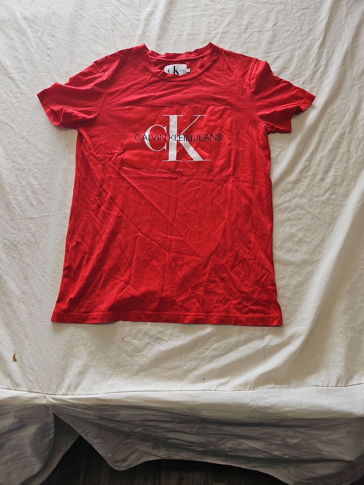 Calvin Klein Jeans Red Logo Graphic T-Shirt Small I607 - Image 4