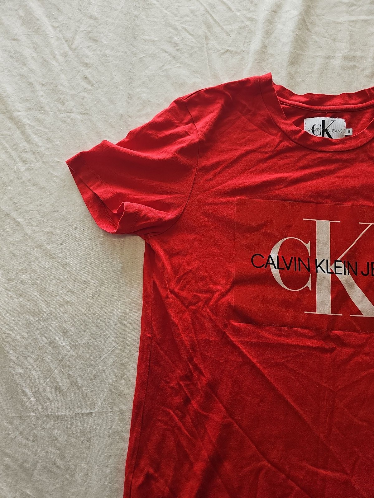 Calvin Klein Jeans Red Logo Graphic T-Shirt Small I607 - Image 5