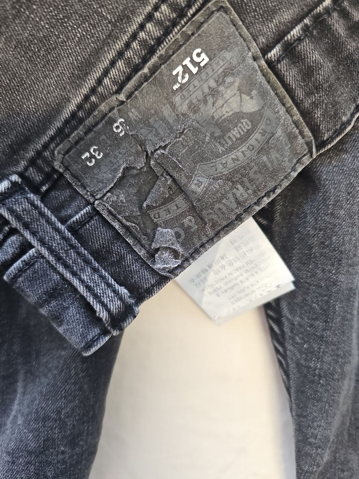Levi’s 512 Slim Taper Distressed Black Jeans W36 L32 J565