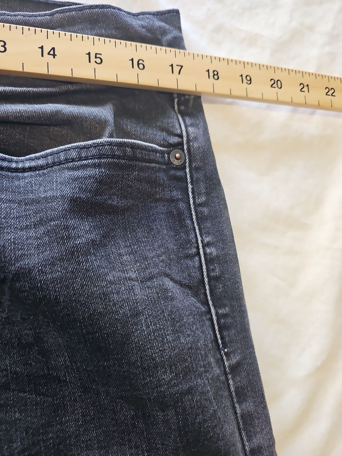 Levi's 512 Slim Taper Distressed Black Jeans W36 L32 J565 - Image 7