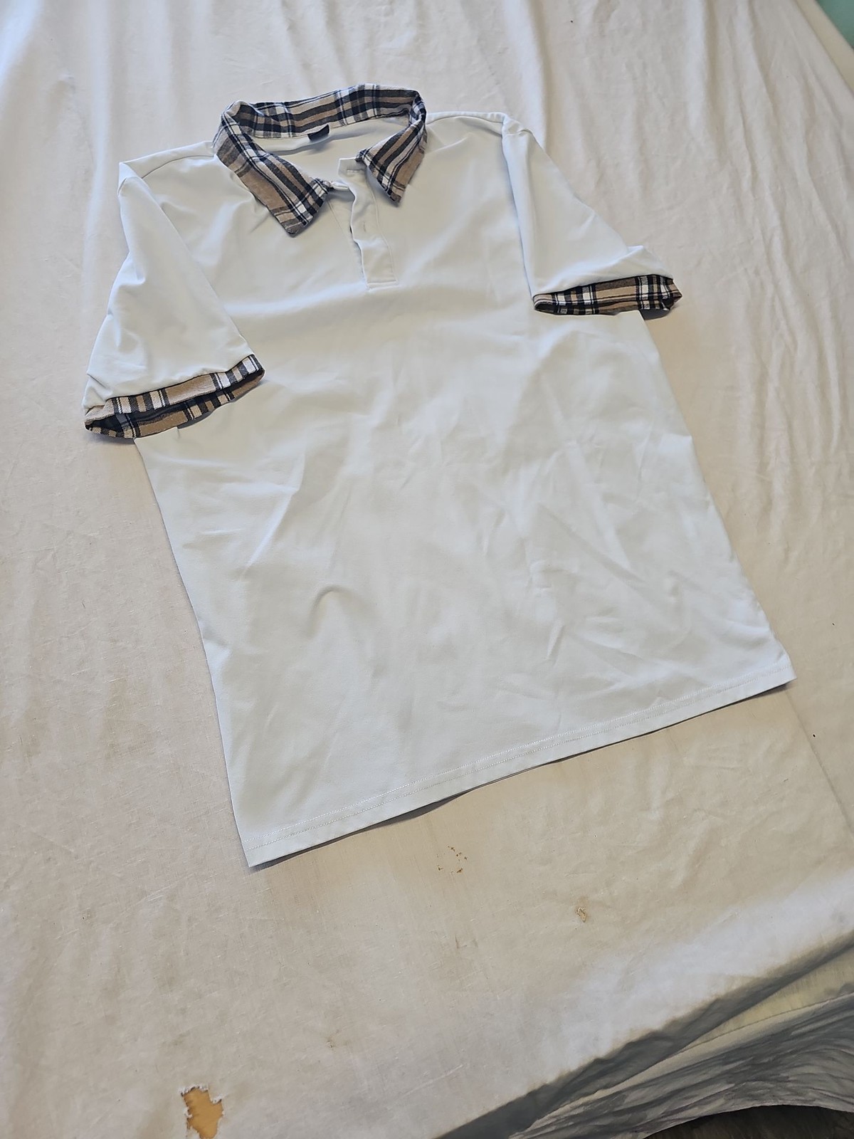 Manfinity White Polo Shirt with Plaid Trim Detail S M700 - Image 3