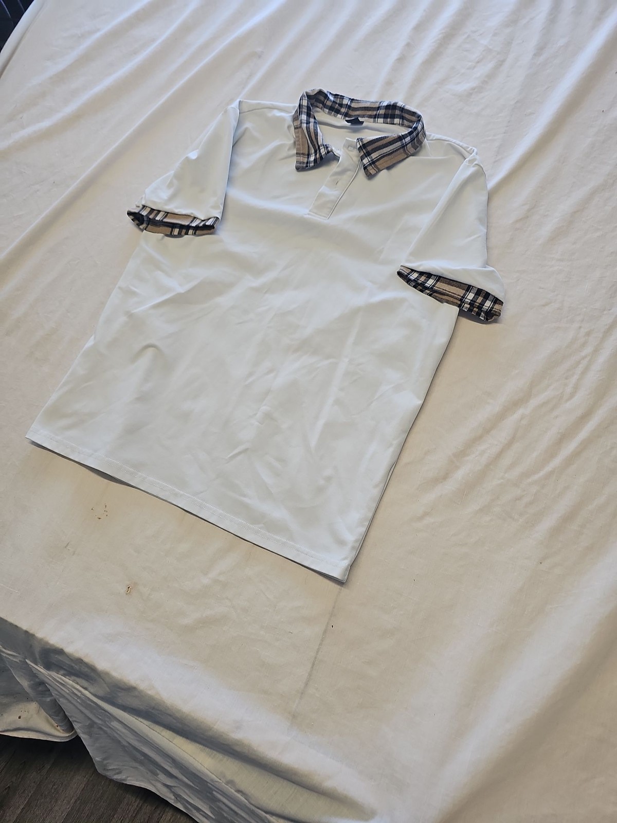 Manfinity White Polo Shirt with Plaid Trim Detail S M700 - Image 4