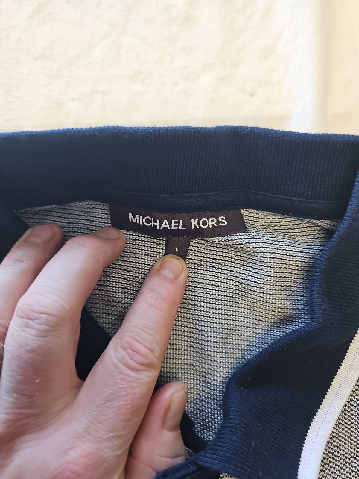 Michael Kors Men’s Navy Micro-Pattern Polo Shirt – Size L L676
