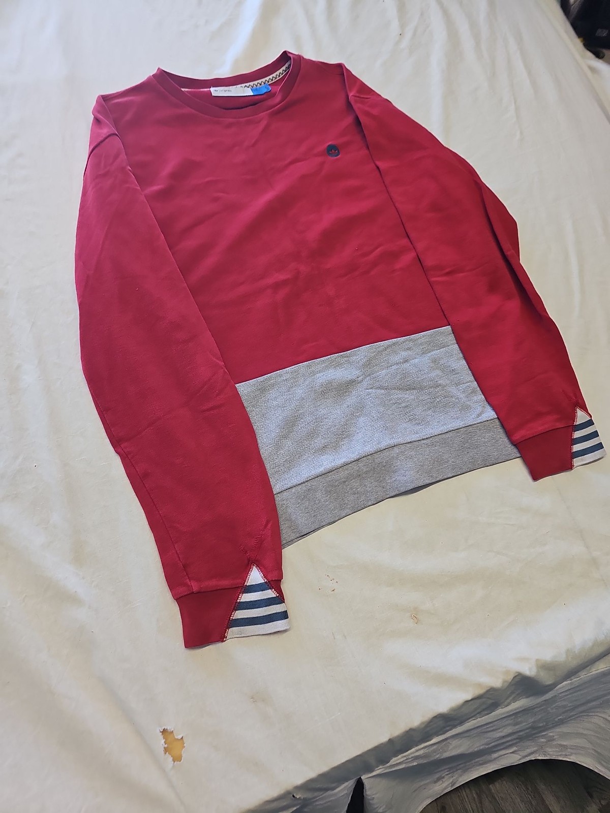 Adidas Originals Men's Colorblock Crewneck Sweatshirt - Red/Grey/Blue L L682 - Image 3