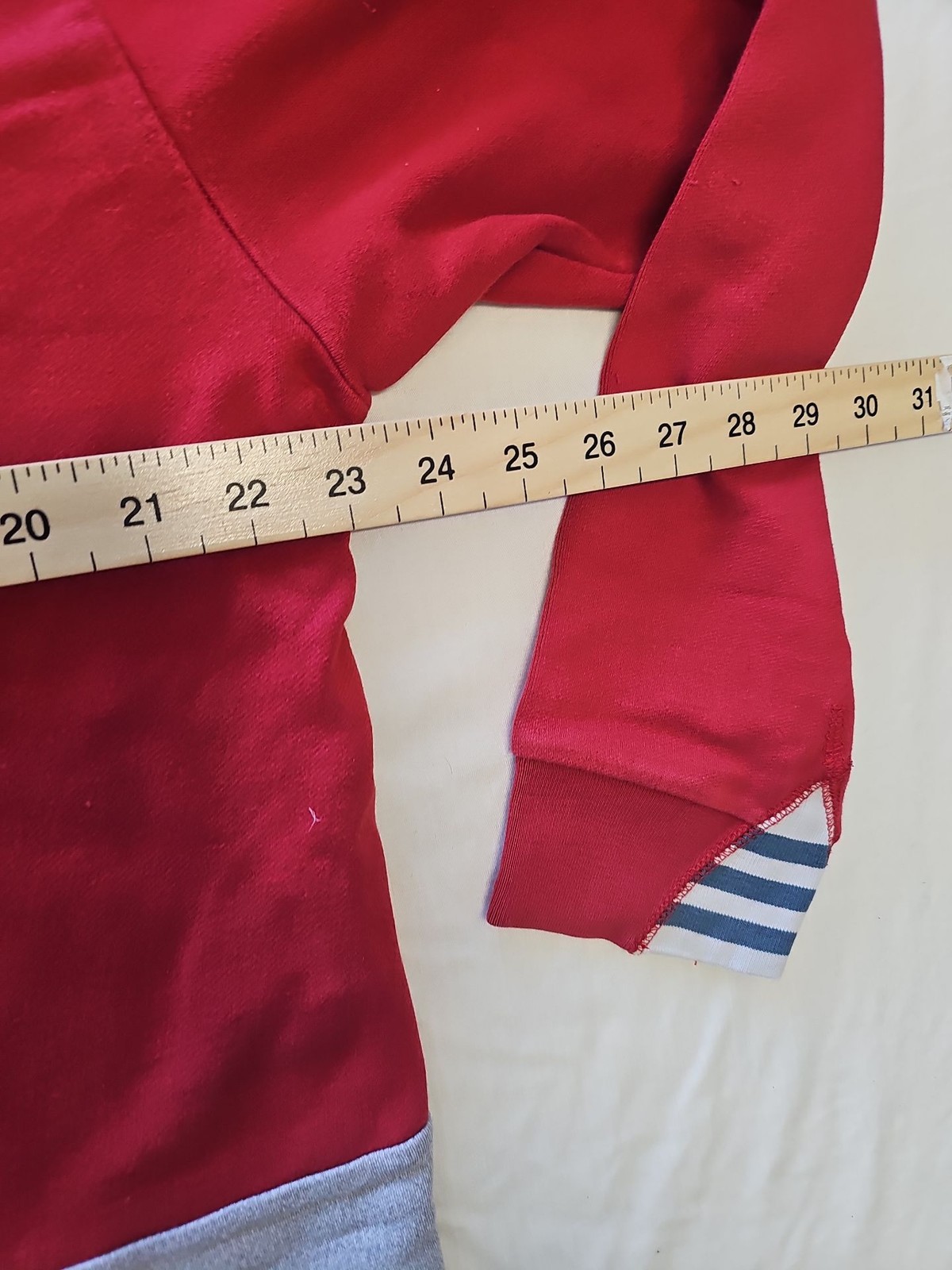Adidas Originals Men's Colorblock Crewneck Sweatshirt - Red/Grey/Blue L L682 - Image 5