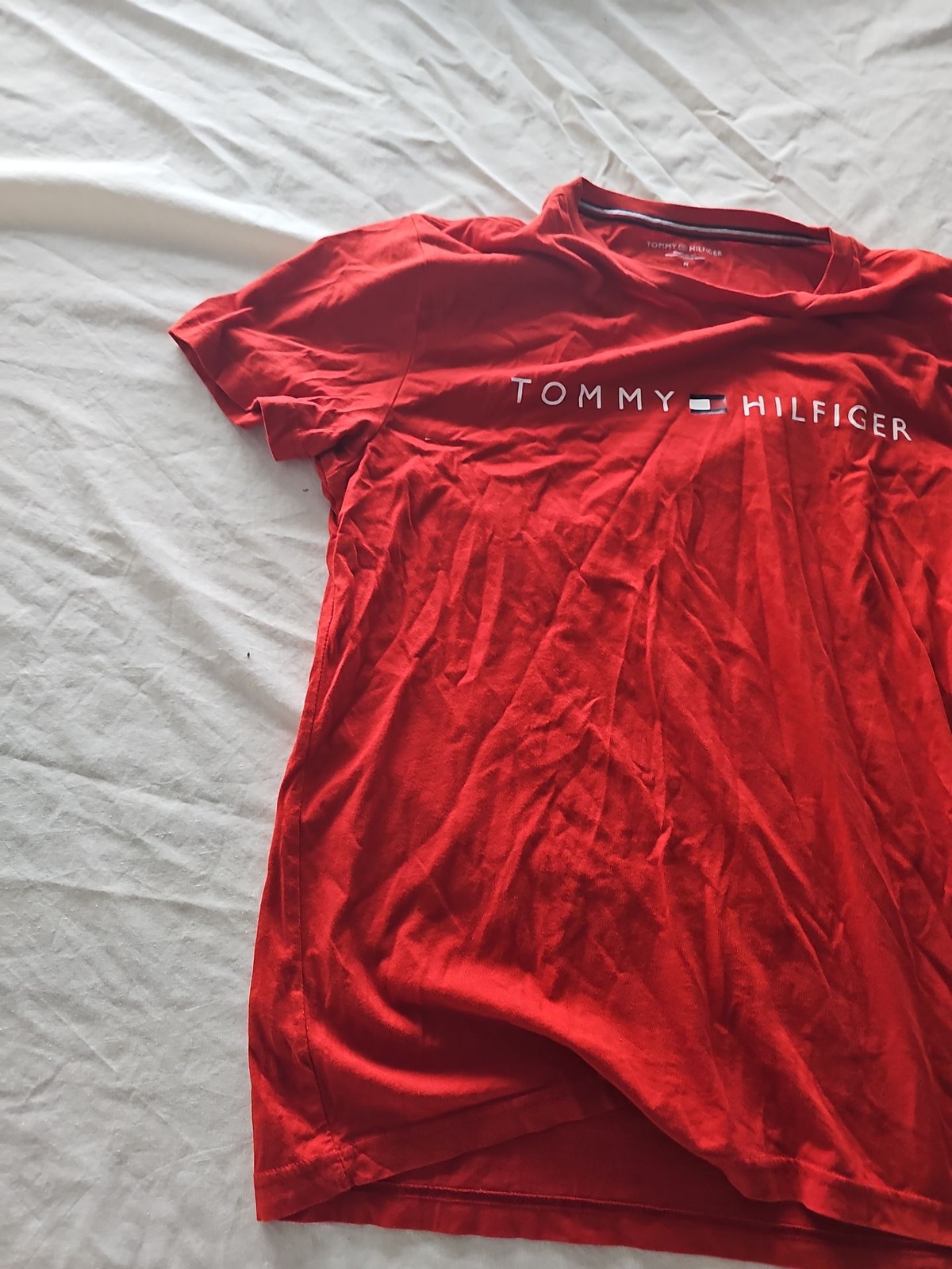 Tommy Hilfiger Classic Logo Red Graphic T-Shirt M A441