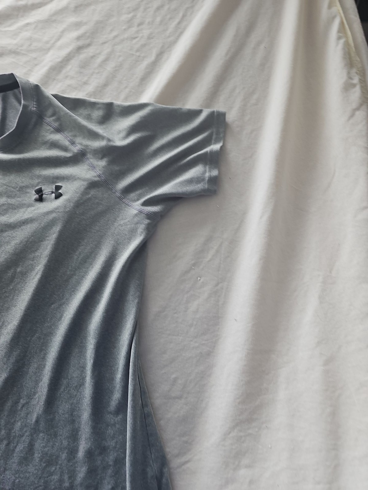 Under Armour Men's HeatGear Grey Short Sleeve Performance Training Shirt 370 - Image 3
