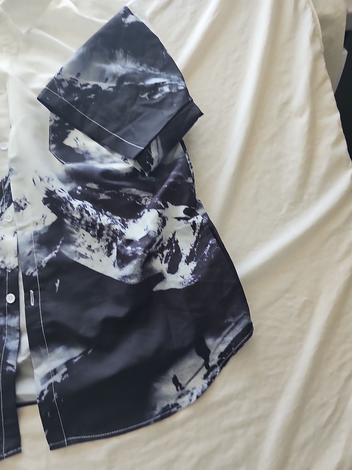 Abstract Graphic Print Short Sleeve Button-Down Shirt XXL 312 - Image 9