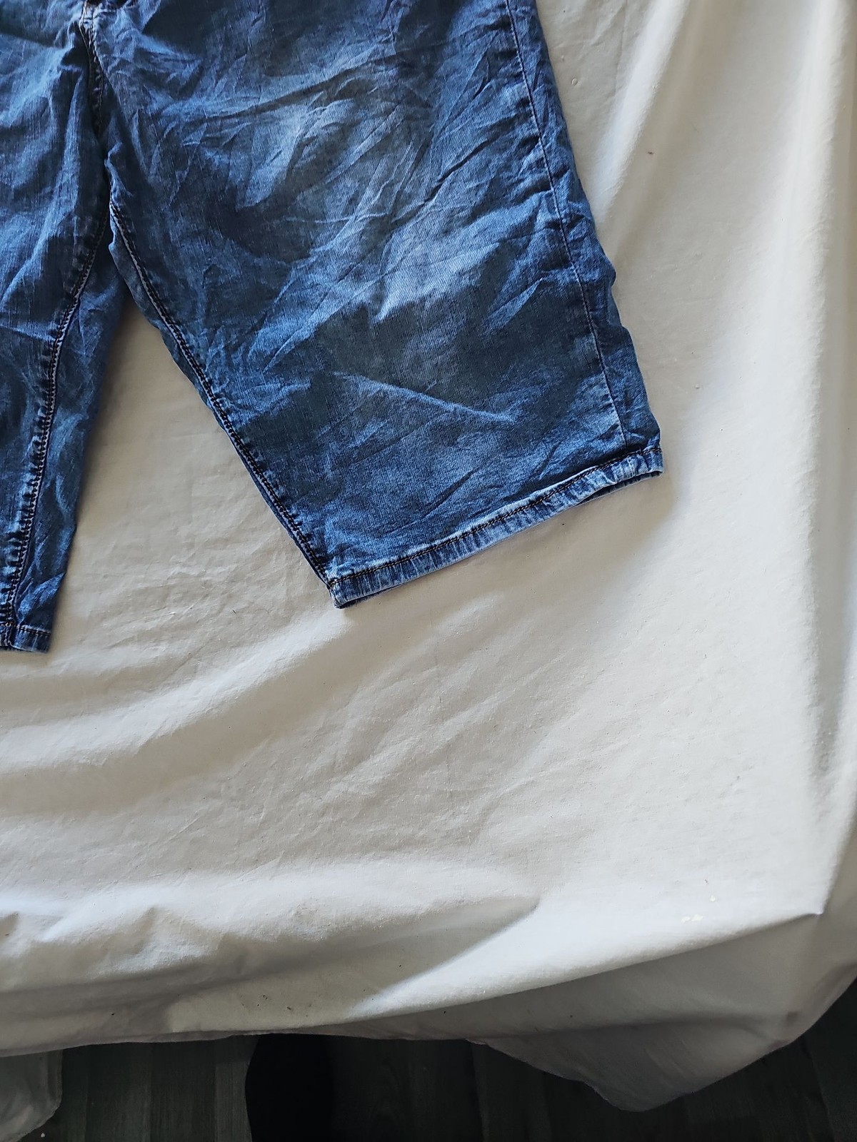 Viman Casual Blue Denim Shorts with Distressed Wash w 42 348 - Image 9