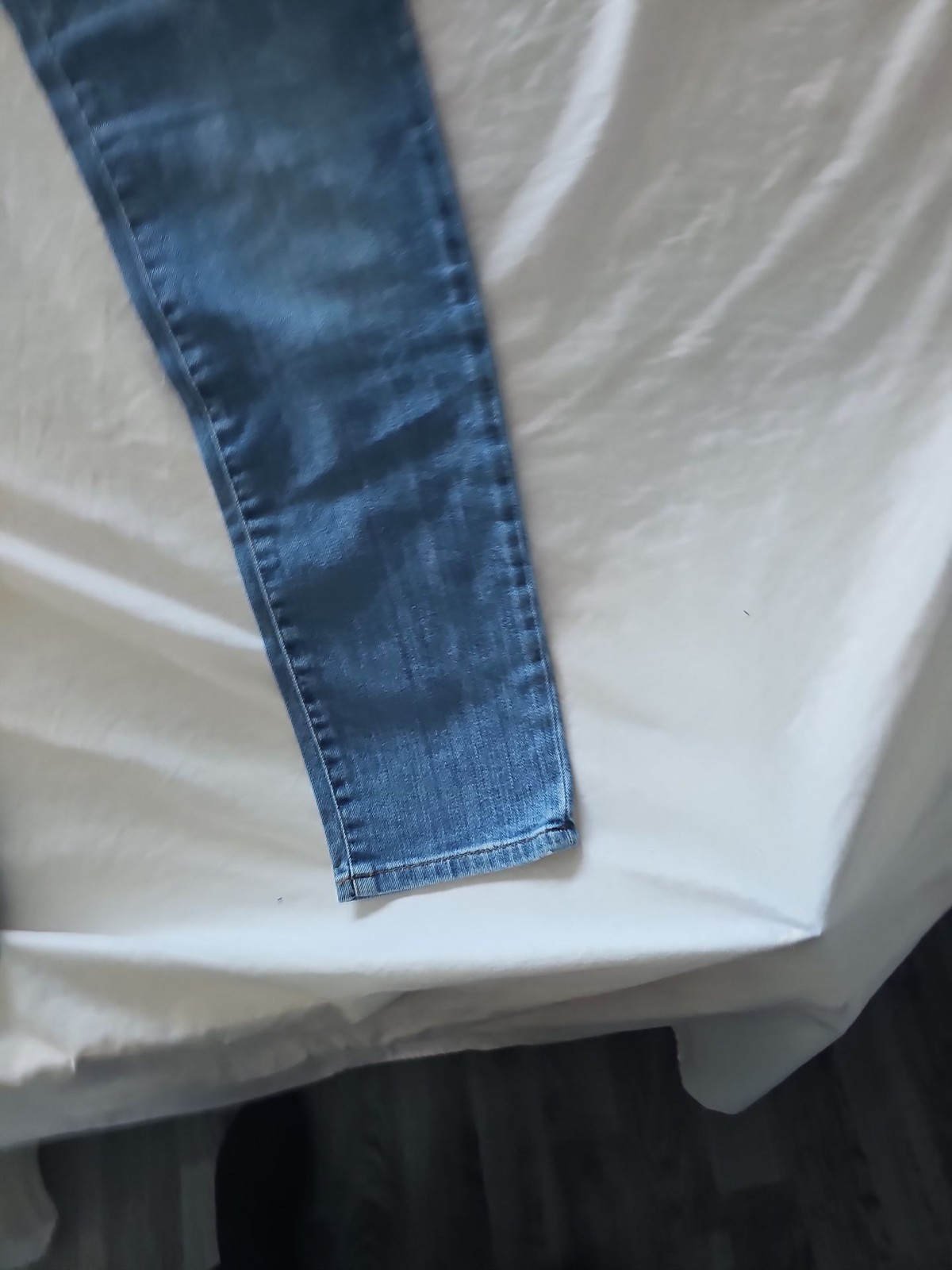 Calvin Klein Jeans Low Rise Skinny Denim in Medium Wash 301 - Image 9