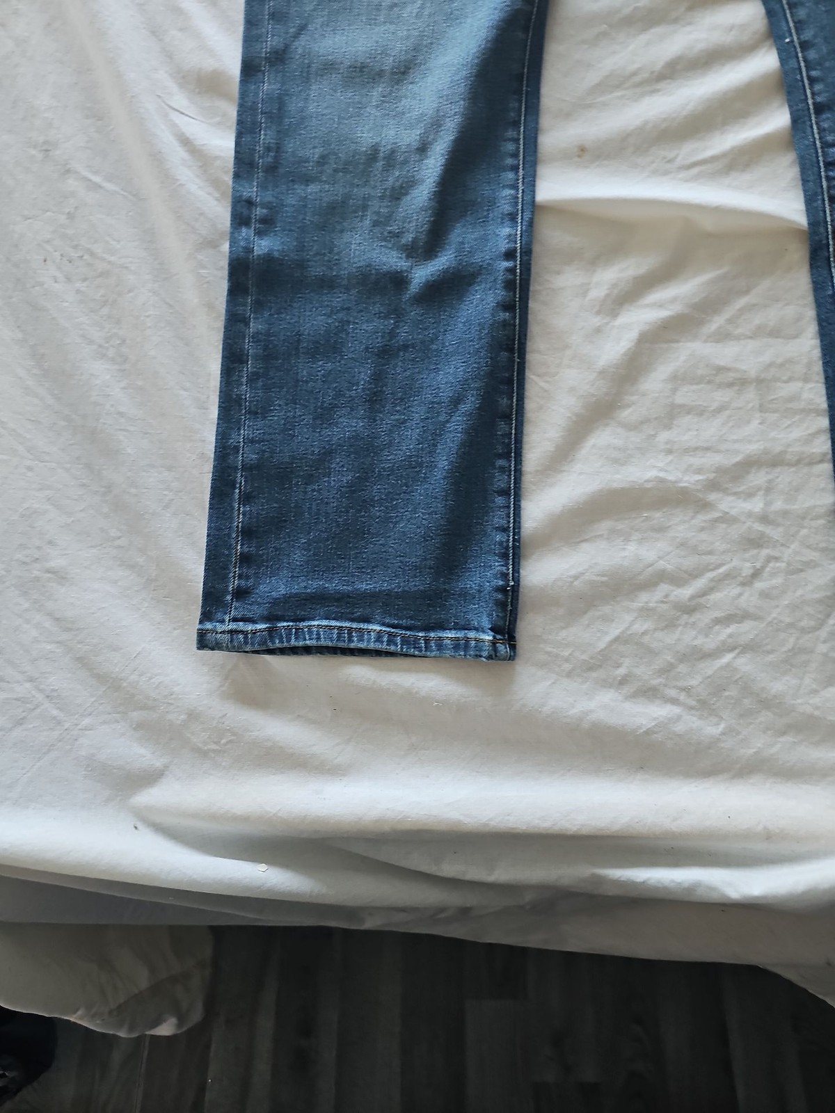 Amazon Essentials Men's Slim Bootcut Denim Jeans - Medium Wash W32 L28 339 - Image 9
