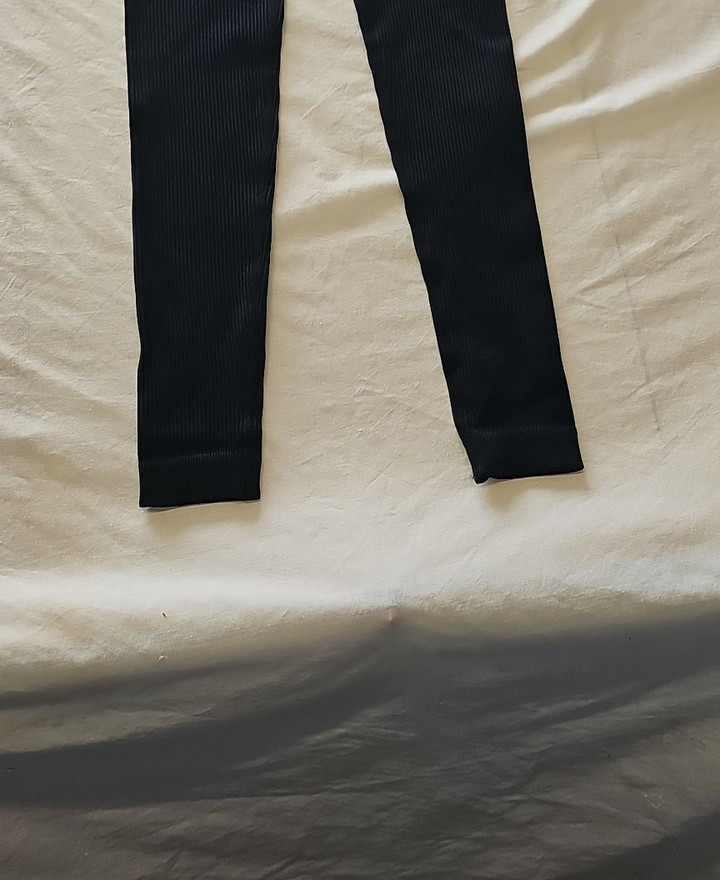 Black Ribbed High-Waist Seamless Leggings approx size 10 P730 - Image 8