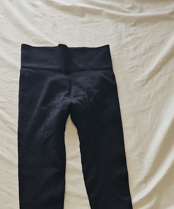 Black Ribbed High-Waist Seamless Leggings approx size 10 P730 - Image 7