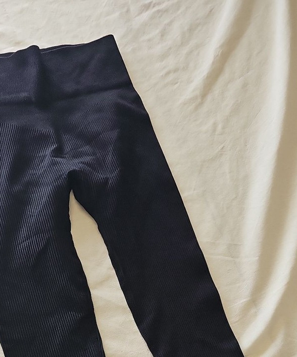 Black Ribbed High-Waist Seamless Leggings approx size 10 P730 - Image 11