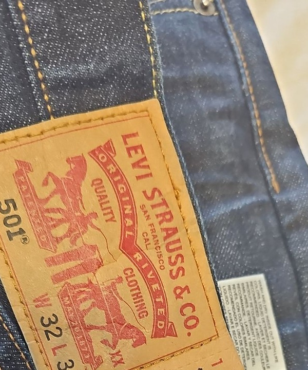 Levi Strauss & Co. 501 Original Straight Fit Jeans Dark Wash 32x34 EE982 - Image 9